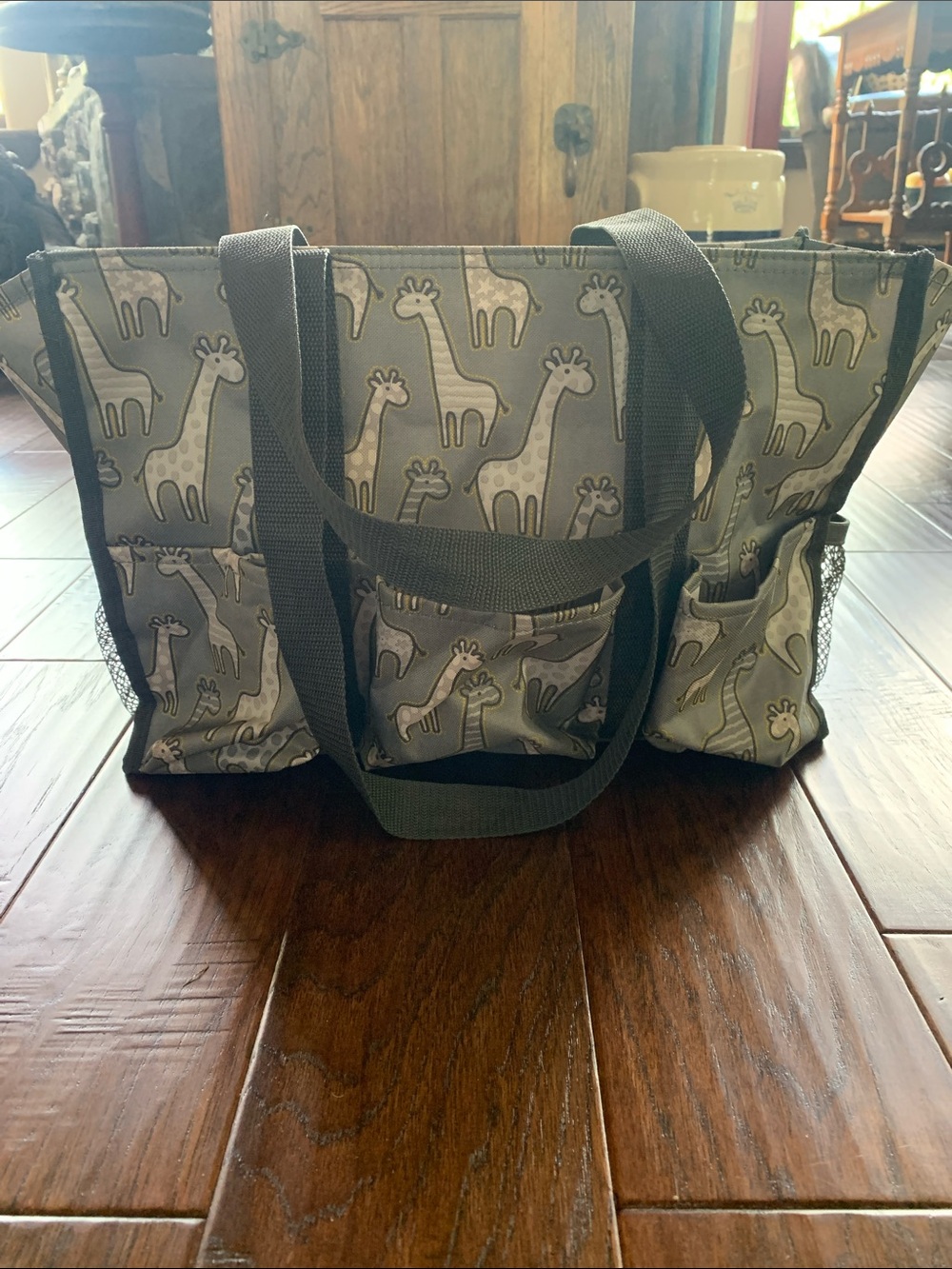 THIRTY-ONE GO GO GIRAFFE UTILITY TOTE